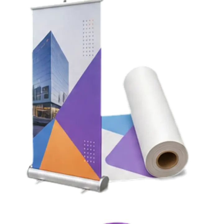 Ilustración 3D de roll up, lona y material de gran formato
