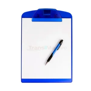 Tabla de plástico con clip para documentos.